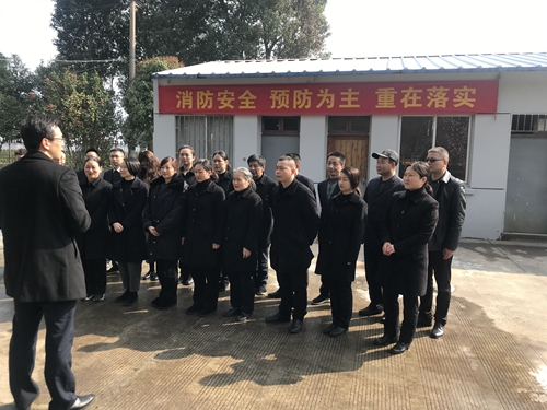 圖為活動現(xiàn)場點評 陳瑩攝_副本.jpg